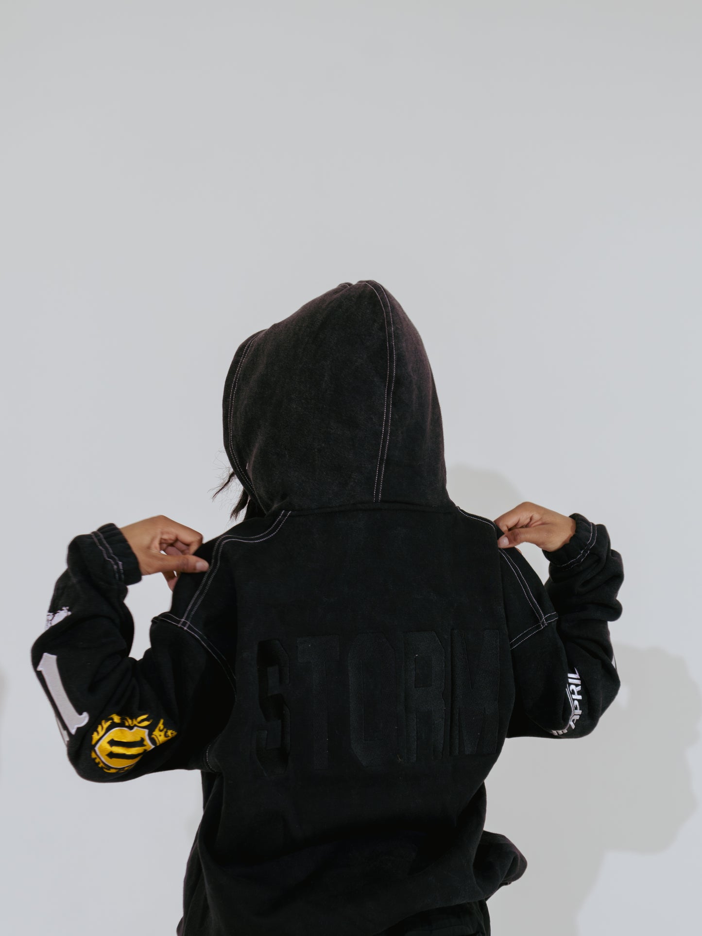 STORM ZIPPER HOODIE